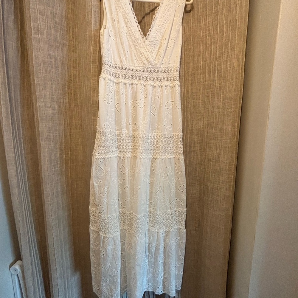 Cotton Eyelet detail maxi dress. Superb detail and quality.
